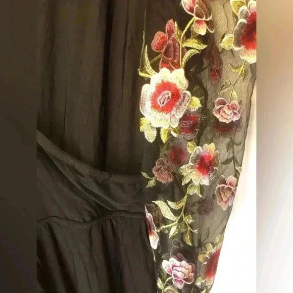 Embroidered Sleeve Jumpsuit - Picture 3 of 16